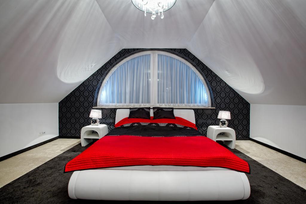 Hotel Millenium Ґура-Мотична Номер фото